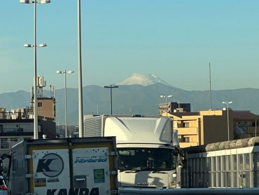 川崎市の斎場にむかっています 富士山を見ることができました どなたの心も癒すことのできるやまですね