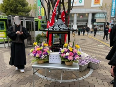4月6日赤羽駅北区仏教会花祭りと托鉢募金