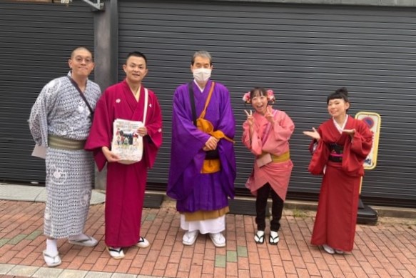 梶原いろは亭の芸人さんたちと このまま私を含め5人で「お笑い芸」ができそうです 今流行の多様性！