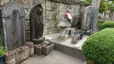 福性寺の延命地蔵尊福性寺門前延命地蔵尊の東洋紡績社員の寄付した花立て