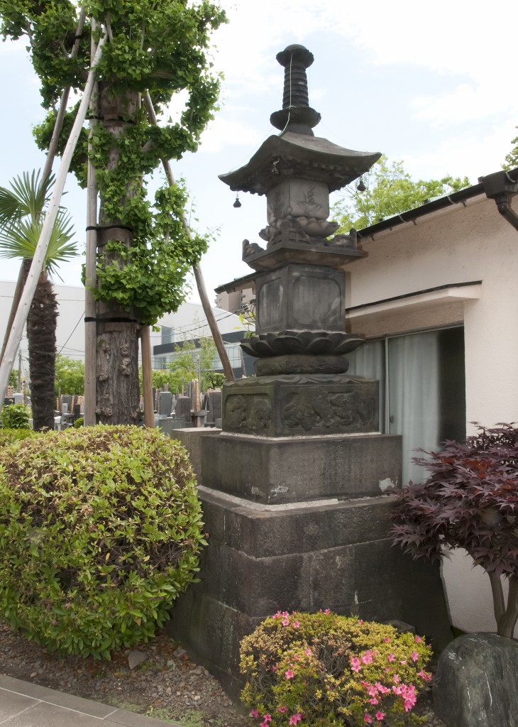 1600年頃梶原塚(3)宝篋印塔 1831年天保2年に再興 1904年明治37年に福性寺に移設(堀船郷土史より)