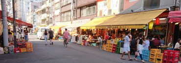浅草の夏 ビーフの箱がたくさん
