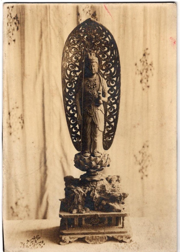 福性寺所蔵の写真の裏には昭和三年二月八日 白山神社昇格記念 白山神社本尊（？）十一面観世音菩薩 とあります 真言宗豊山派総本山長谷寺のご本尊様と大変似たお姿をしています（宮寺聖也師談）