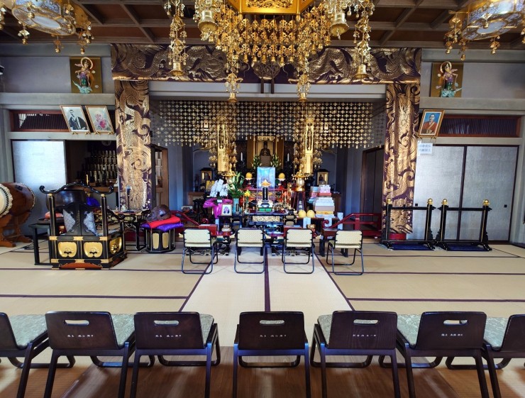 元旦読経会にご参加ください 本堂は準備が終わっています